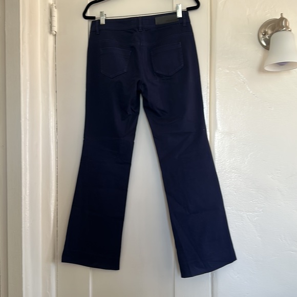 YSL navy blue bootleg jeans. medium rise. Size 6/7. - Picture 4 of 4